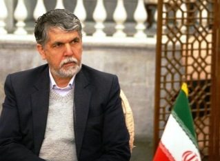 امروز بیش از گذشته به وحدت و منافع ملی توجه داشته باشیم
