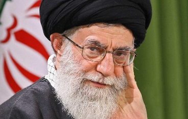 برای نمایندگی مجلس بعضی خودشان را میکُشند