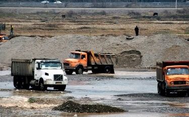 برداشت شن و ماسه از رودخانه های گیلان ممنوع شد برداشت شن و ماسه از رودخانه های گیلان ممنوع شد