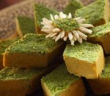 شیرین شدن کام گردشگران با حلوای محلی ضیابر