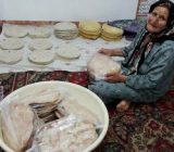 استقبال از نوروز با طعم نان و شیرینی های محلی گیلان