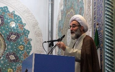 امام جمعه وقت‌شناس