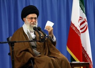 کشور را به سمت جنگ نمی‌بریم/ هر کس منافع و مصالح کشور را تهدید کند، بدون هیچ ملاحظه‌ای مقابله می‌کنیم/ فتنه‌سازی از مطالبات مردم، کار دشمن است