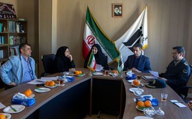 زنگها برای که به صدا درمی آید