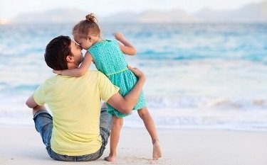 پدران به نیازهای عاطفی رومینای خود توجه کنند