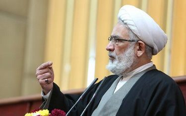 شوراها نگذارند یک وجب از منابع طبیعی به دست غارتگران بیافتد