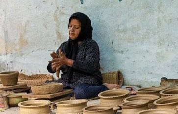 فعالیت بیش از ۱۰۰ کارگاه خانگی سفالگری سنتی در شفت