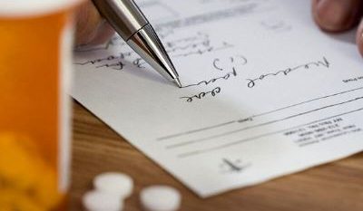پذیرش نسخه کاغذی پزشکان از اول دی ماه قابل قبول نیست
