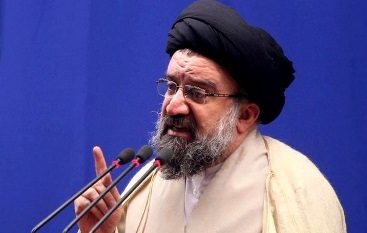 خدمت به مردم پسندیده است اما نباید مردم را جای خدا نشاند