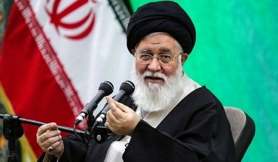هیجان زنان در ورزشگاه فوتبال و مقابل مردان «حرام» است