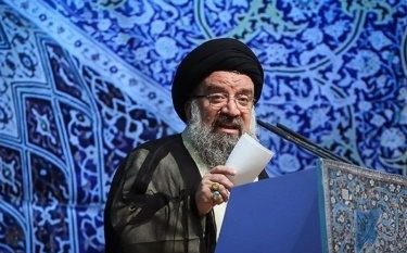 مواظب باشید این جوانان سرنوشت خودشان را تباه نکنند