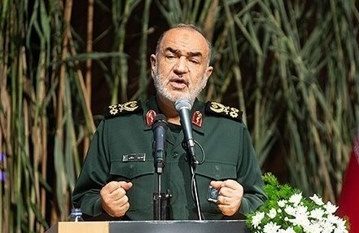 امروز هدف دشمنان «گسترش فقر در جامعه» است/ غبار محرومیت را از سیمای معصومانه روستاییان خواهیم زدود
