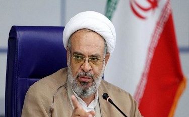بانک‌ها باید در حمایت از تولید به کارخانجات کمک کنند