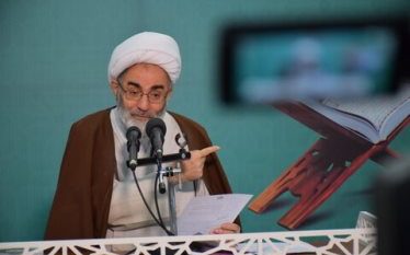 جلسات قرآنی در ماه رمضان با محوریت مساجد و مدارس برگزار شود
