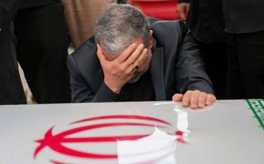  ایرانیان، خون دادند، خاک ندادند؛ جگرگوشه دادند، عزت ندادند