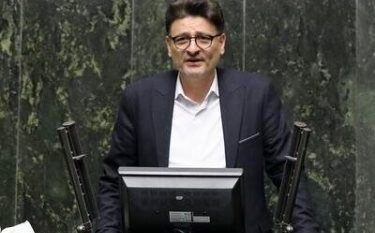 پیشنهاد می‌دهم تا هر کشاورز و دامدار بتواند یک انباری در زمین آبا و اجدادی خویش داشته باشد